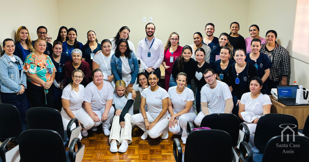 Equipe da Santa Casa de Assis participa de treinamento sobre importância dos Cuidados Paliativos