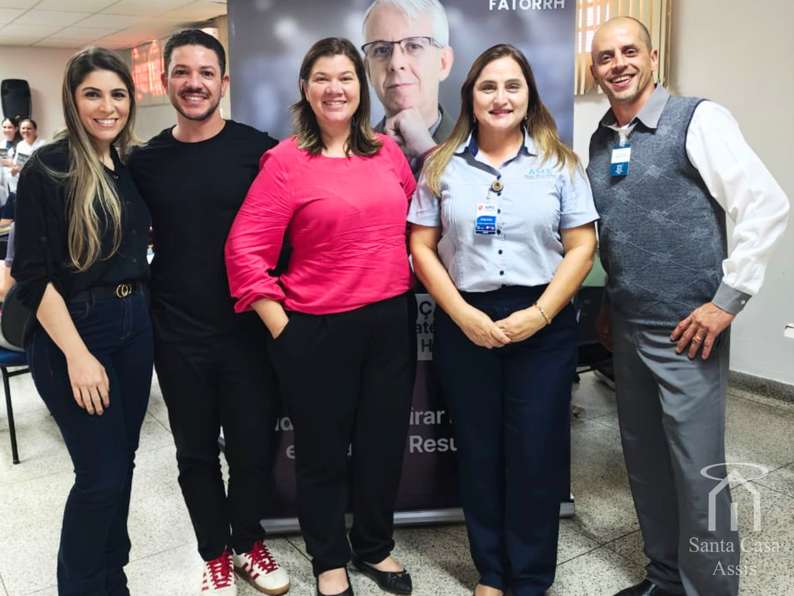 Colaboradores da Santa Casa de Assis participam de capacitação sobre Liderança 5.0 e gestão hospitalar.