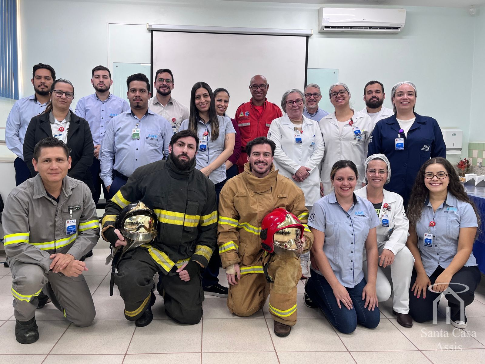 AME Assis realiza treinamento da Brigada de Emergência com simulação prática de incêndio