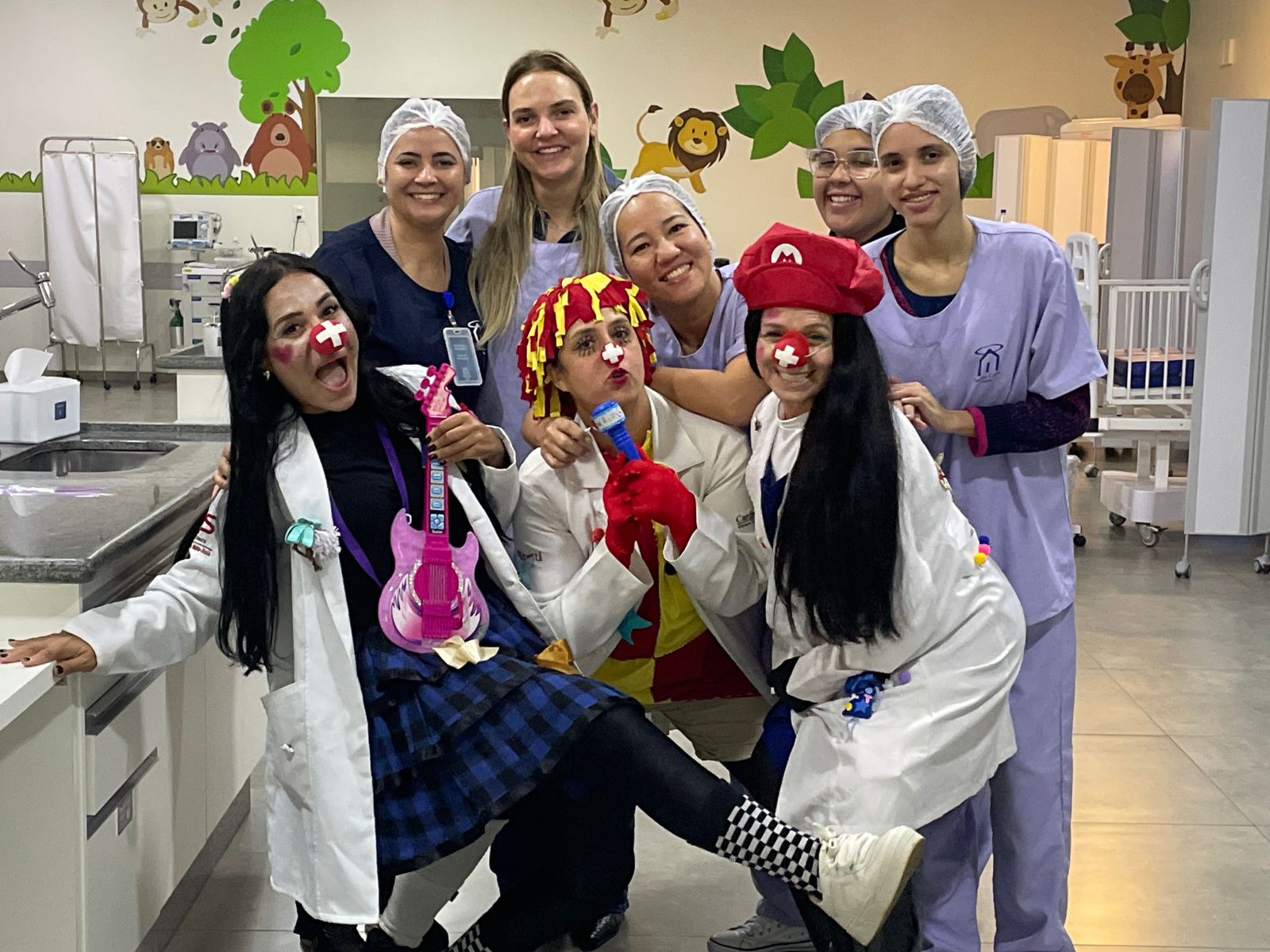 Voluntários levam alegria e esperança às crianças internadas na UTI Neonatal e Pediátrica da Santa Casa de Assis